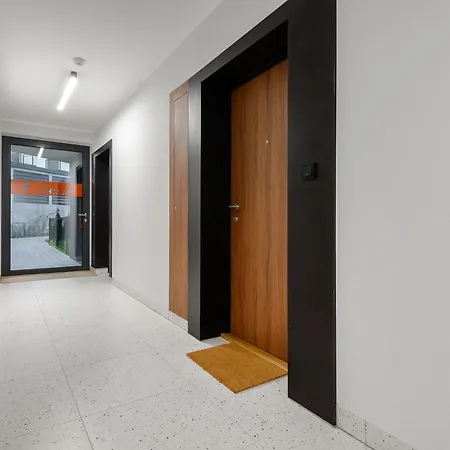 Shortstaypoland Zupnicza B83 公寓 *